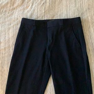 Size 4L Banana Republic navy dress pants in the Ryan cut